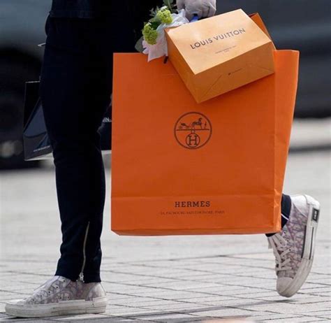 is hermes or chanel more expensive|Chanel Hermes facebook.